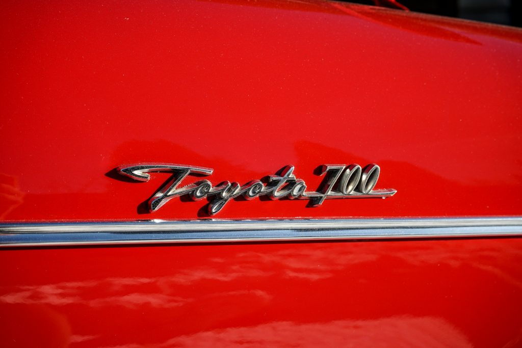 1966-Toyota-Publica-700-logo
