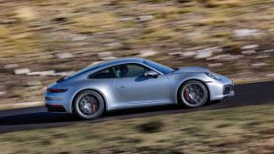 2020 porsche 911 992 side motion