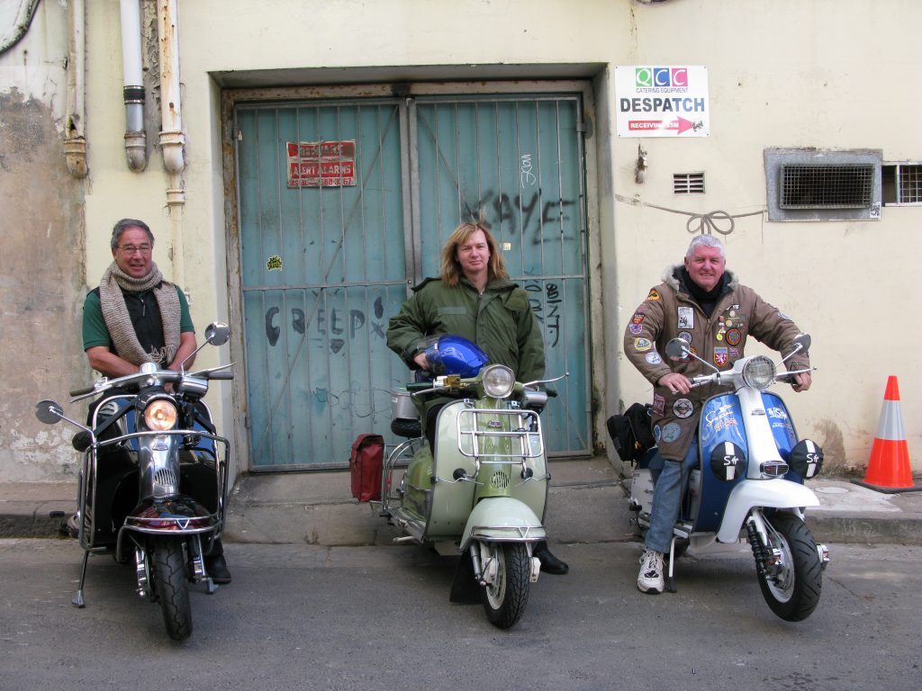 Australia scooter road trip group