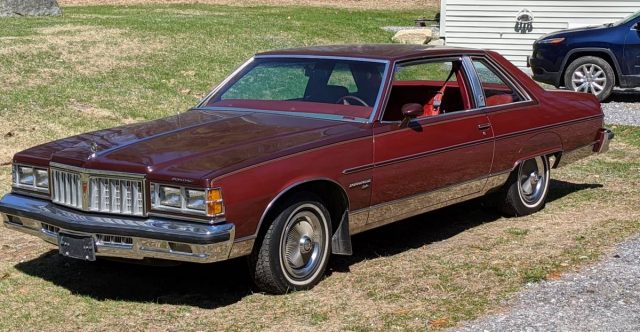 1978 Pontiac Bonneville Brougham Front Three-Quarter Full