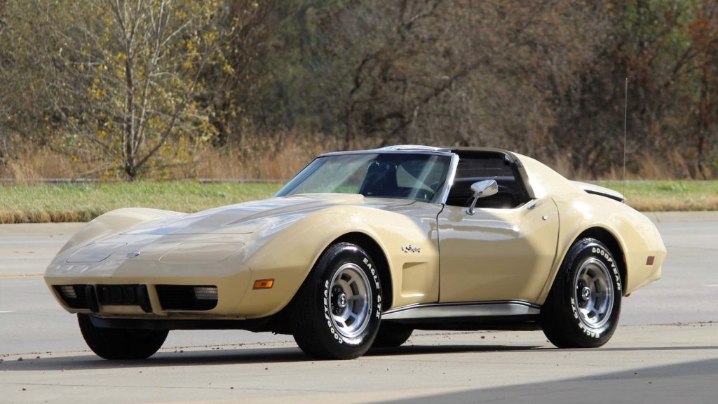 1976 Chevrolet Corvette Coupe Front Three-Quarter