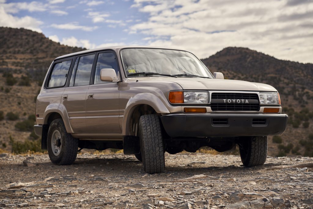 FJ80 Land Cruiser Front Three-Quarter