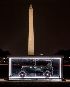 Ford Model T - HVA in front of Washington Monument