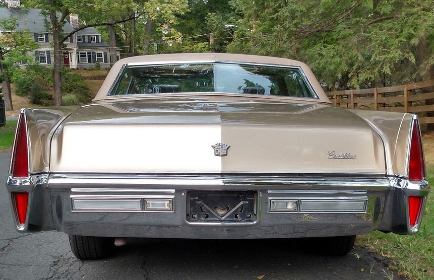 1970 Cadillac Coupe de Ville 6