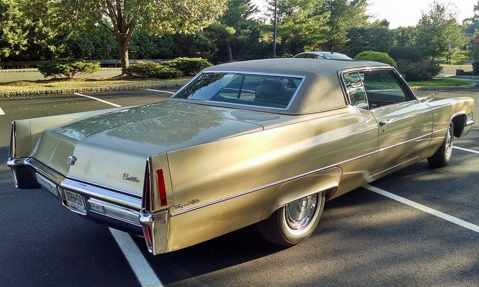 1970 Cadillac Coupe de Ville 2