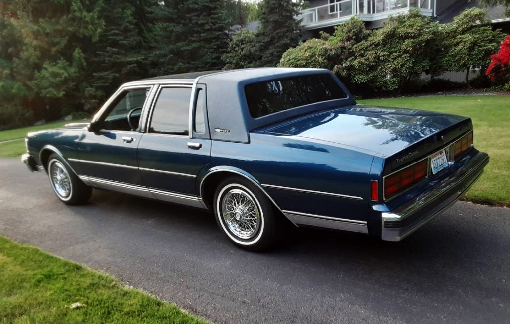 1990 Chevrolet Caprice Classic Brougham LS blue 10