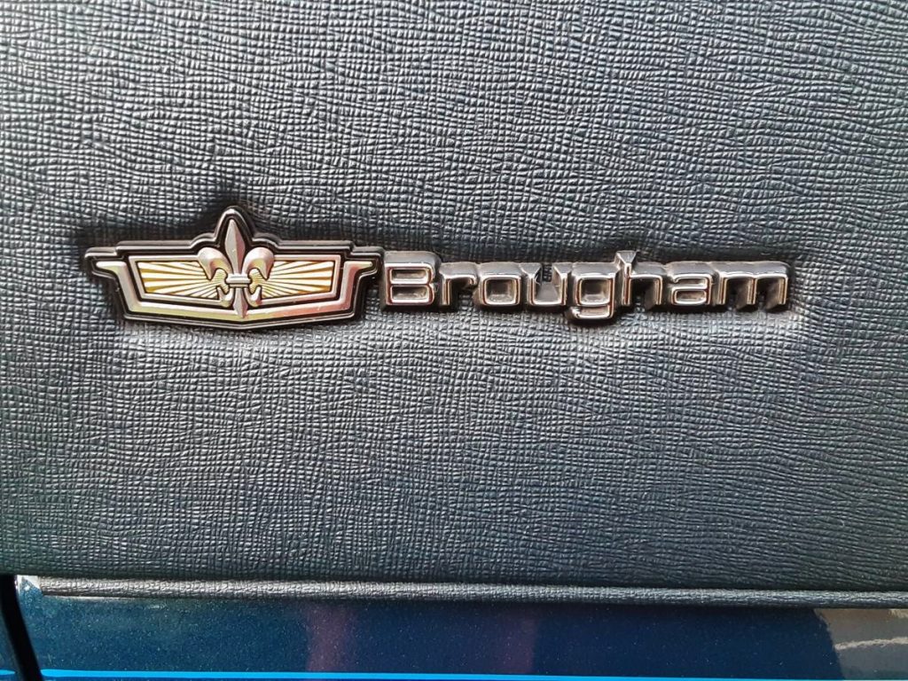 1990 Chevrolet Caprice Classic Brougham LS blue 4