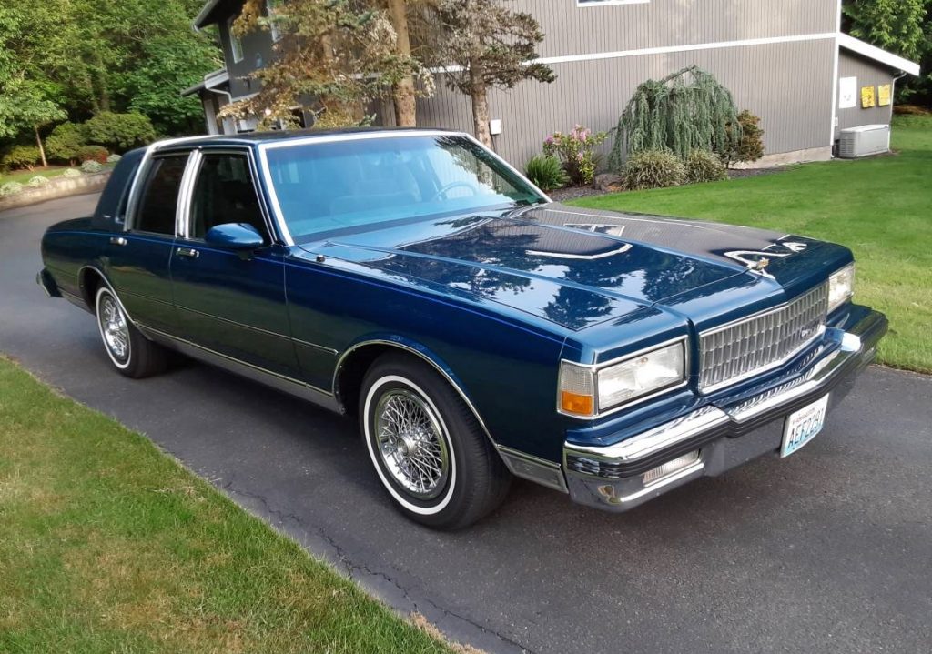 1990 Chevrolet Caprice Classic Brougham LS blue 8