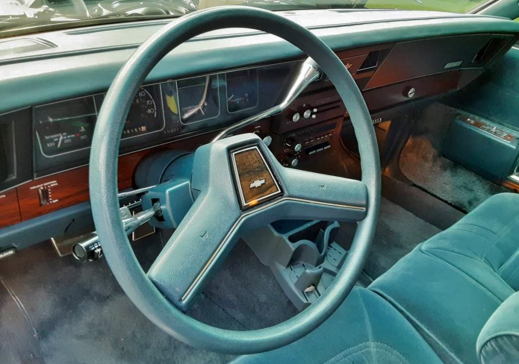 1990 Chevrolet Caprice Classic Brougham LS blue 9