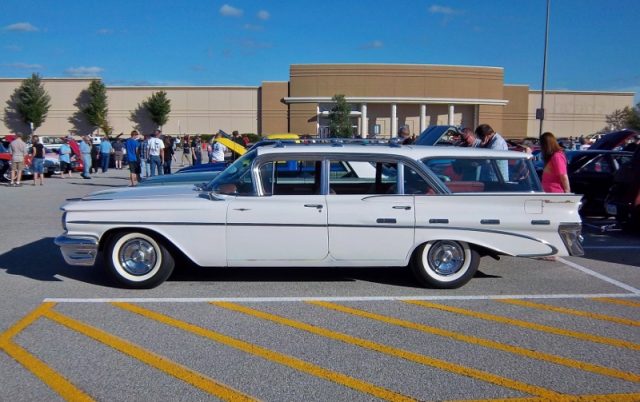 bonneville station wagon side profile