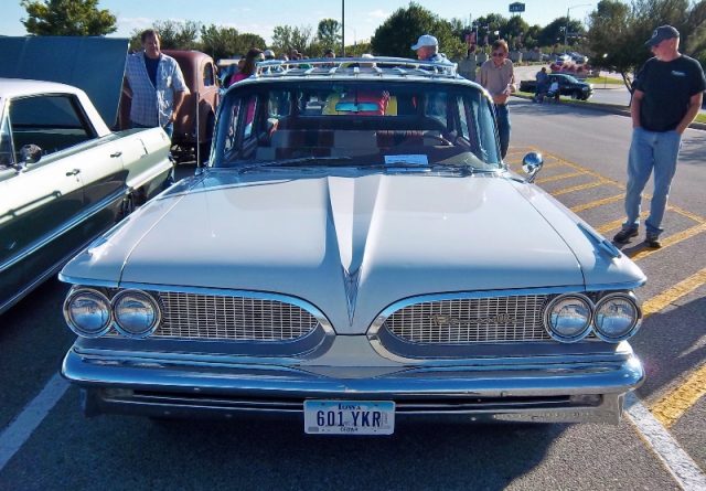 bonneville station wagon front