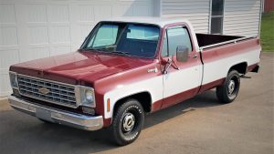1975 Chevrolet C10 Cheyenne 454 Truck Front Three-Quarter