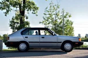 Brossard - 1986 Hyundai Pony - full passenger profile