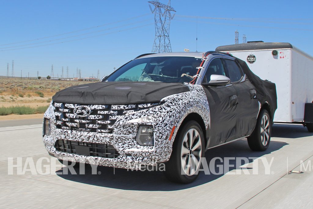 Hyundai Santa Cruz Pickup Front Three-Quarter Action
