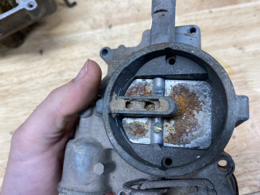 Rochester single barrel carb choke (closed) Rochester single barrel carb choke (closed)