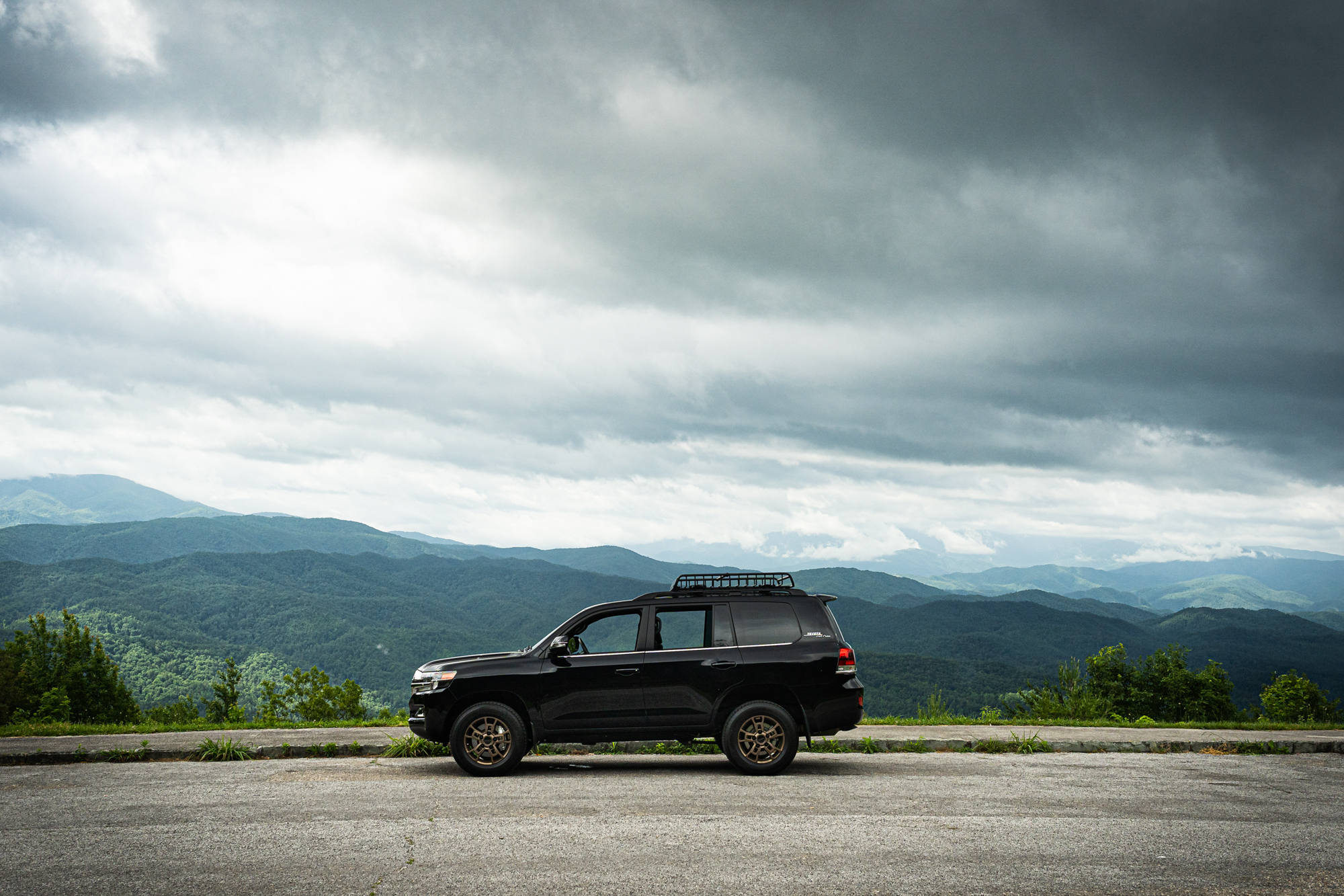 Toyota Land Cruiser Side Profile