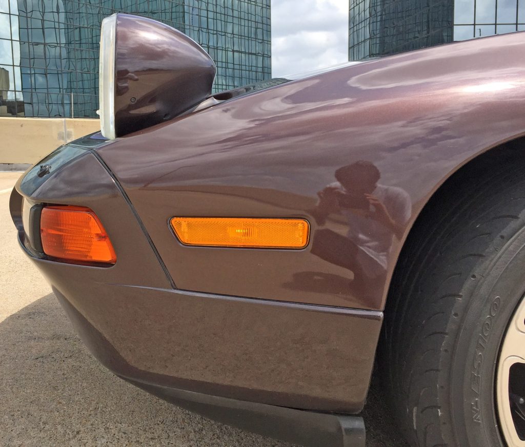 Porsche 928 S4 headlight