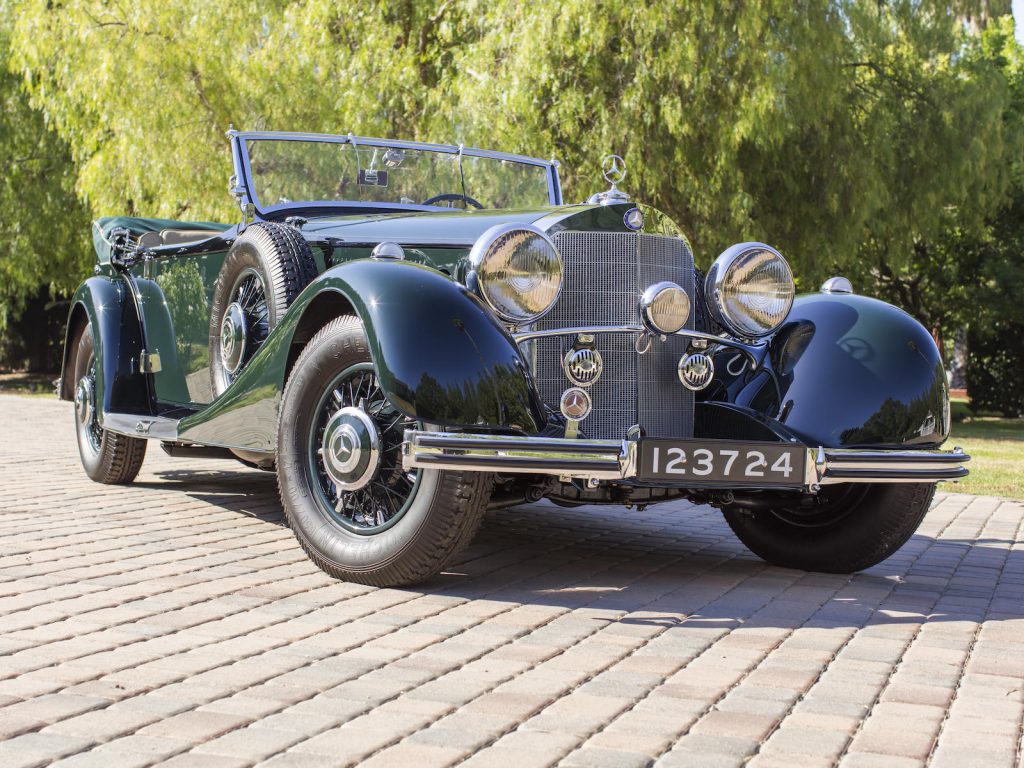 1936 Mercedes-Benz 500K Offener Tourenwagen front three-quarter