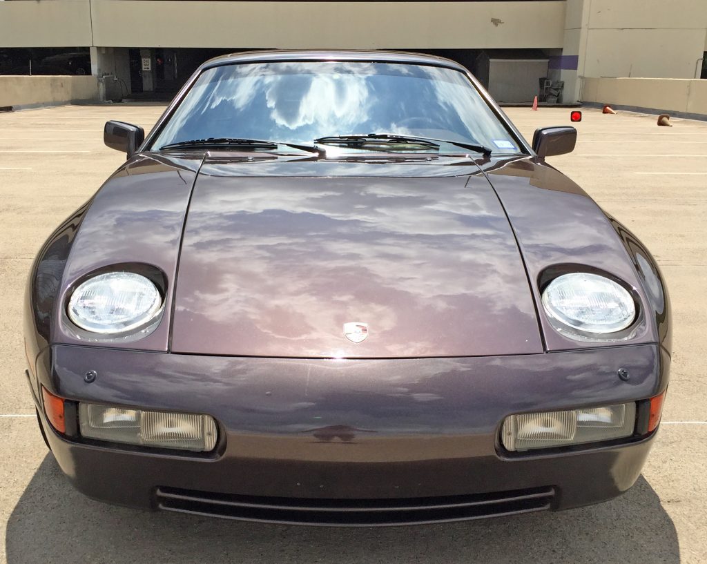 Porsche 928 S4 front