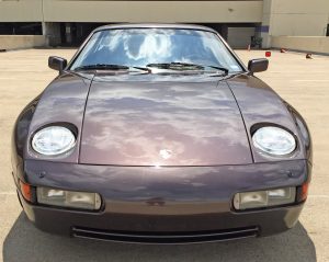 Porsche 928 S4 front