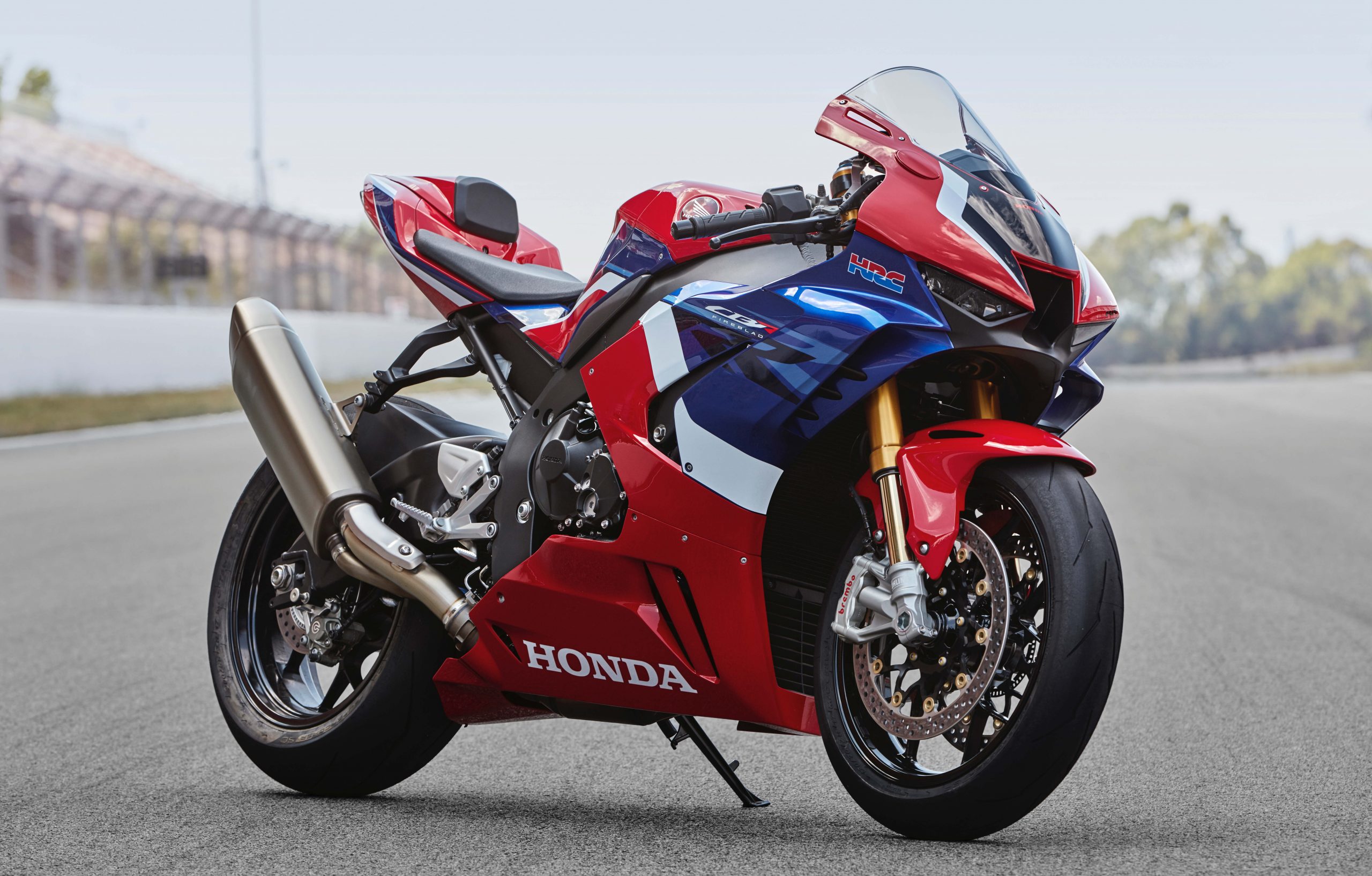 21 Honda CBR1000RR-R Fireblade SP Front Three-Quarter 21 Honda CBR1000RR-R Fireblade SP Front Three-Quarter