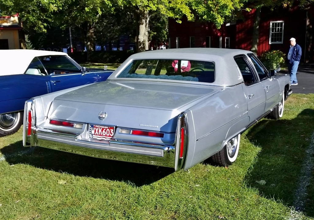 1976 Cadillac Fleetwood Talisman 10