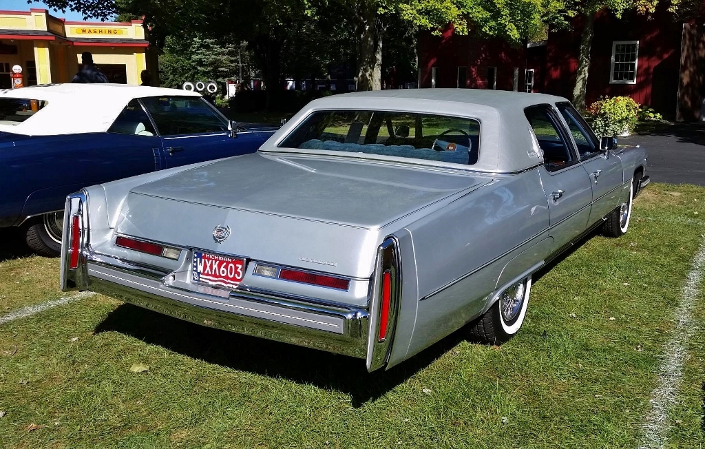 1976 Cadillac Fleetwood Talisman 2