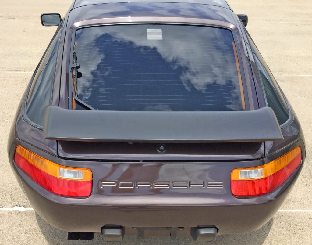 Porsche 928 S4 rear