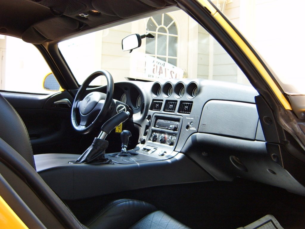 2001 Dodge Viper GTS 11