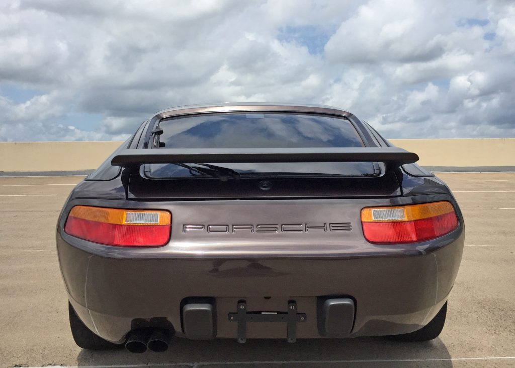 Porsche 928 S4 rear