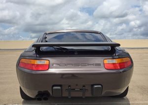 Porsche 928 S4 rear
