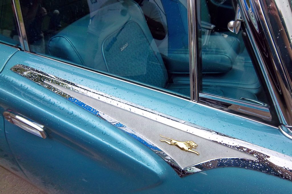 1961 Chrysler New Yorker Town & Country 9