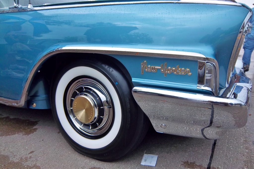1961 Chrysler New Yorker Town & Country 4