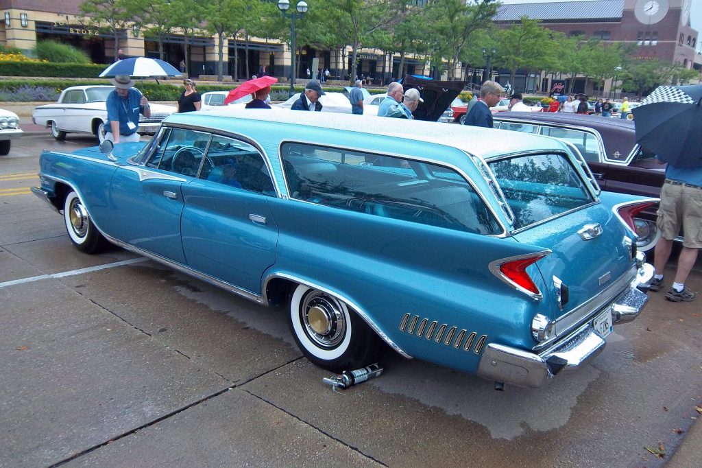 1961 Chrysler New Yorker Town & Country 8