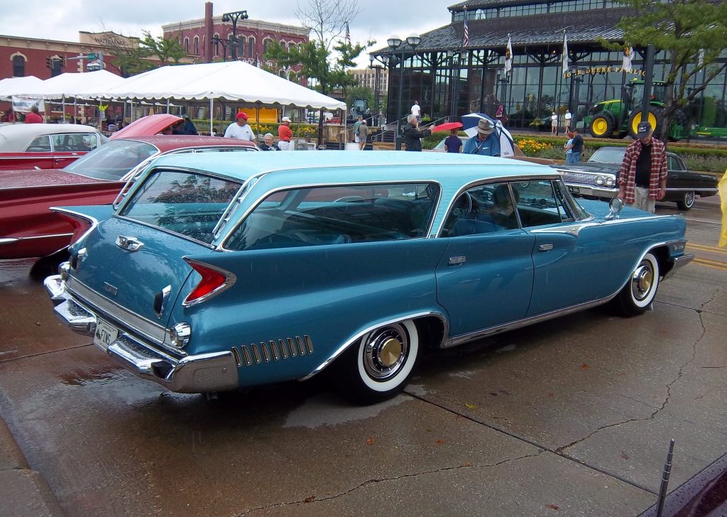 1961 Chrysler New Yorker Town & Country 3