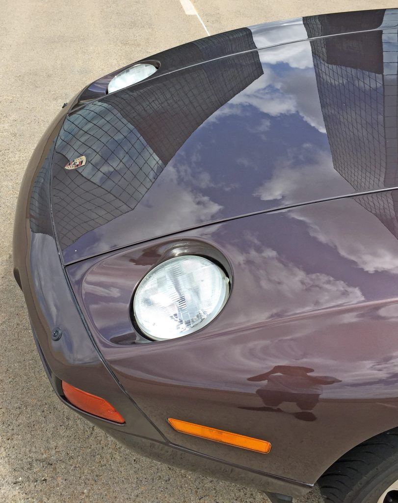 Porsche 928 S4 front