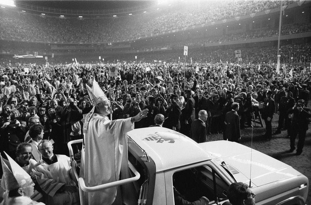 Pope_John_Paul_II_(1979) Ford Bronco_credit Thomas J. O'Halloran