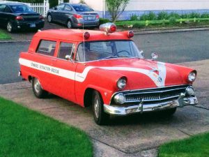 vintage ambulette front three-quarter
