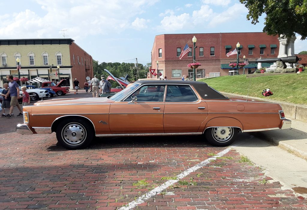 1976 Mercury Marquis Brougham 3