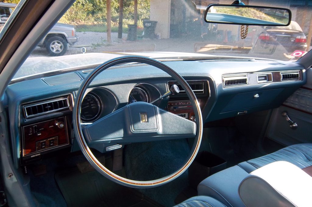 1977 Oldsmobile Cutlass Supreme Brougham coupe 7