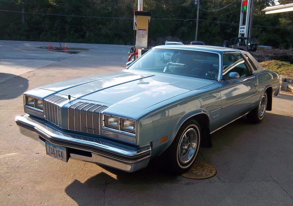 1977 Oldsmobile Cutlass Supreme Brougham coupe 19