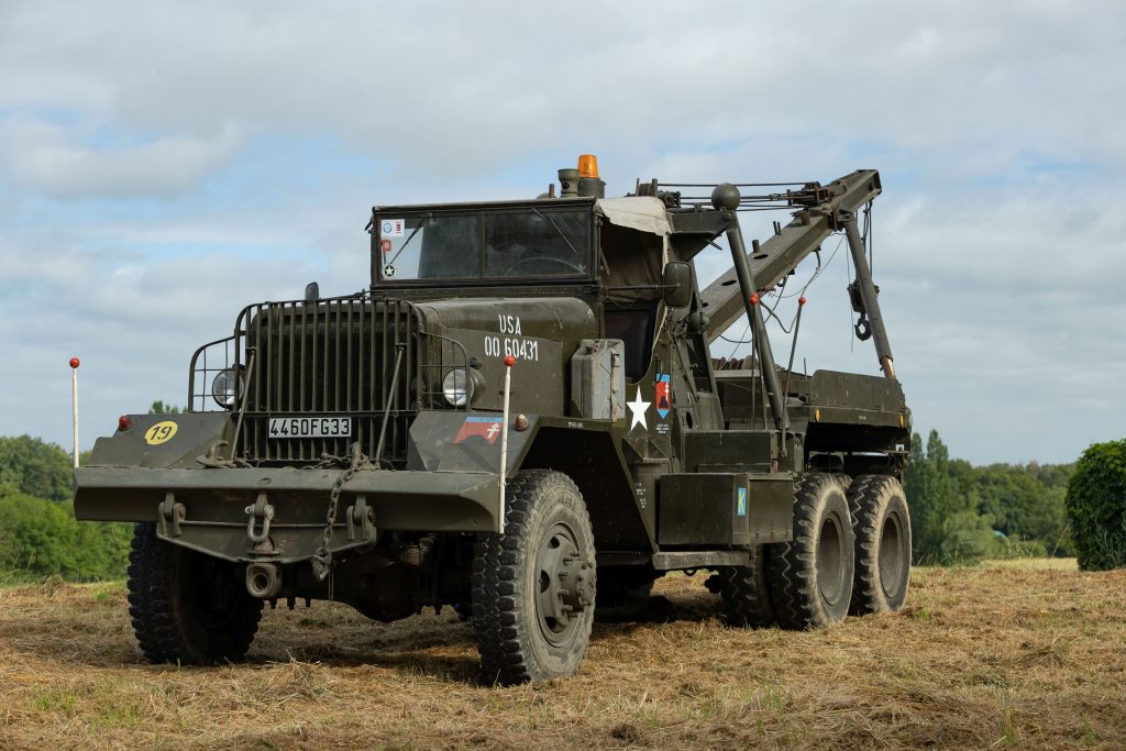 1940 Ward LaFrance Depanneuse Lourde crane flatbed truck