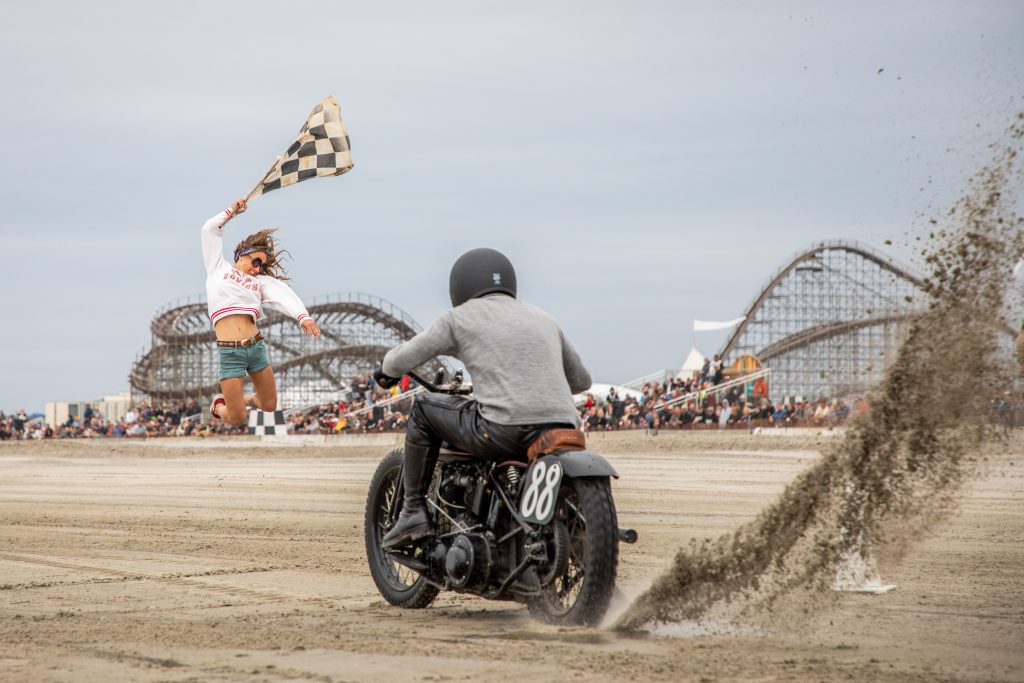 motorbike drag racer start