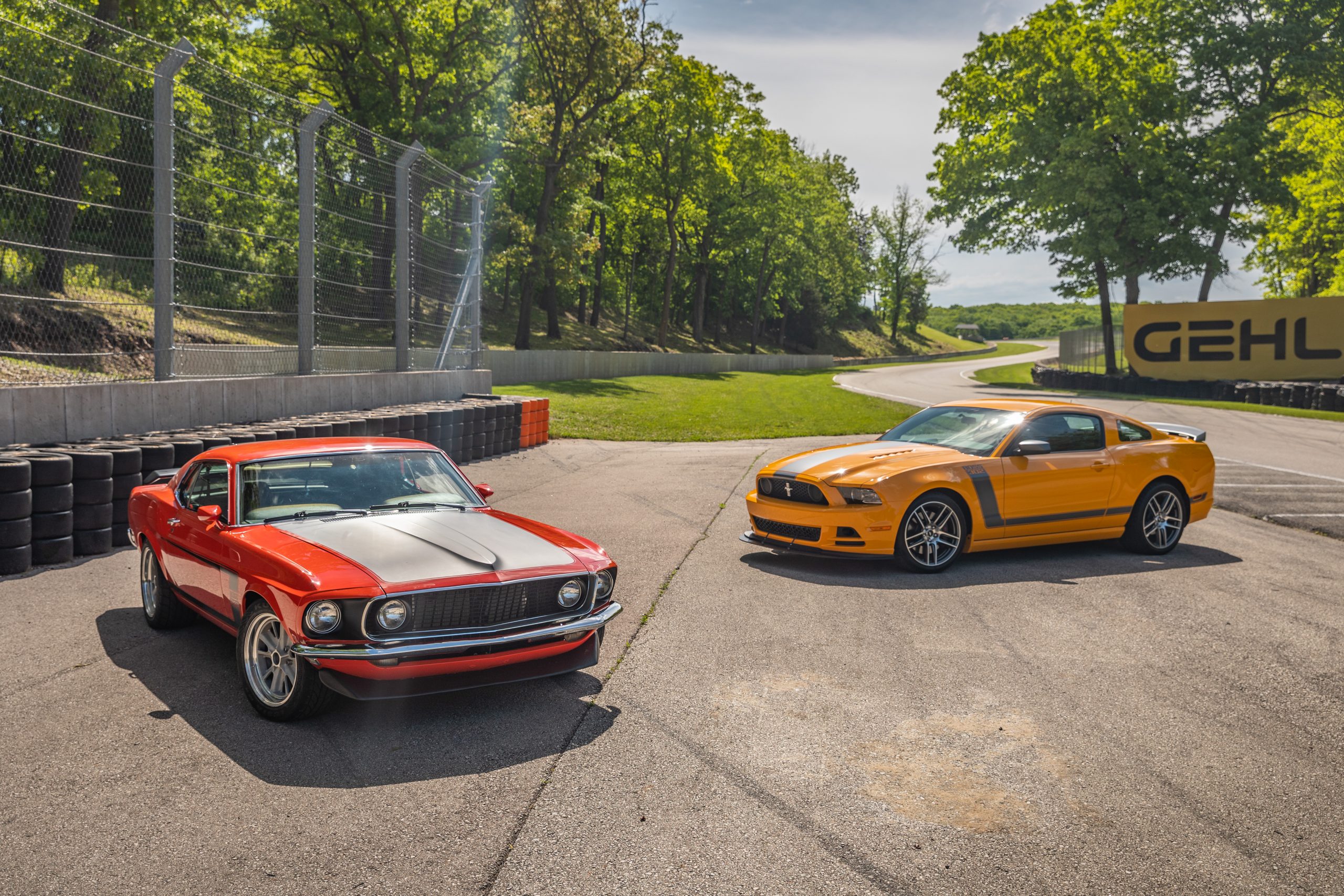 ford mustang boss 302 vintage vs modern