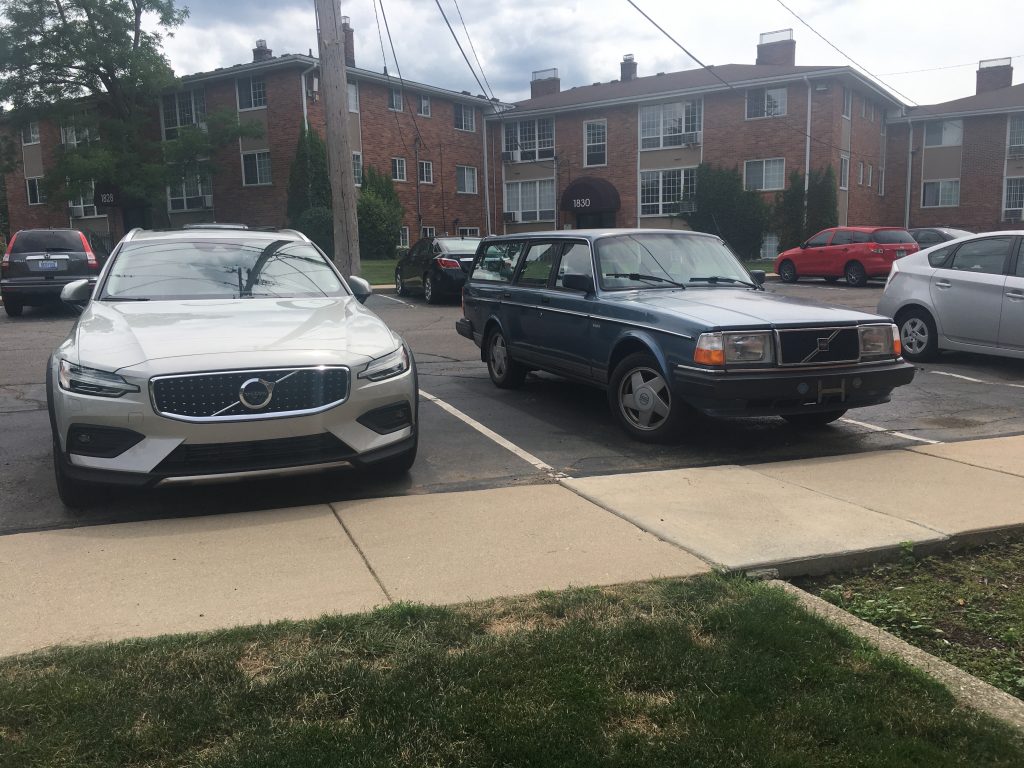 2020 Volvo V60 Cross Country 1984 245