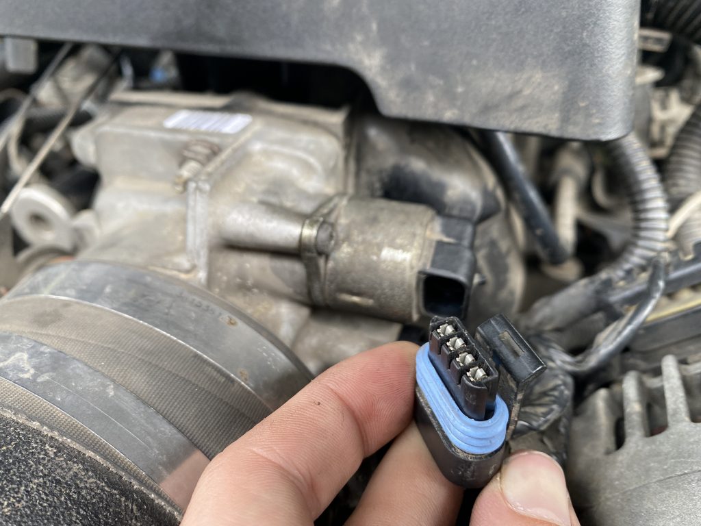Weatherpack connection for silverado IAC valve