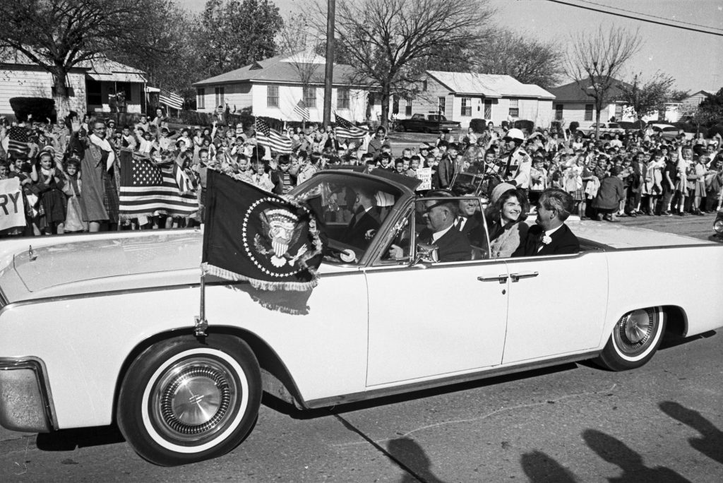 john jacky kennedy in limo motorcade