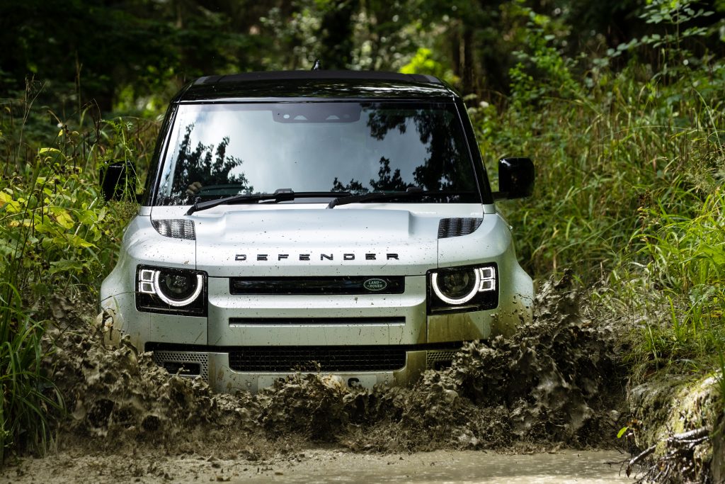 Land Rover Defender 90 6