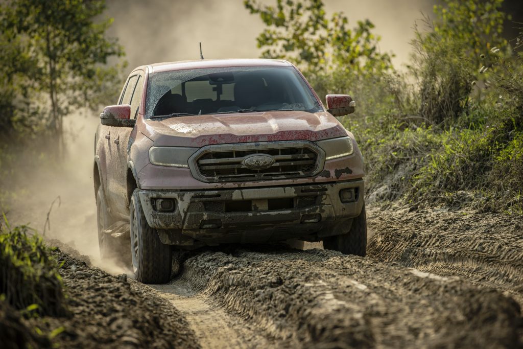 Ranger Tremor Lariat front off road mudding action
