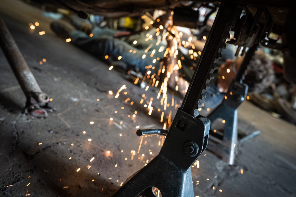 grinding sparks on body of bmw 2002